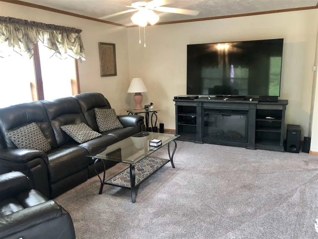 2 Fox Hill Circle Tilton NH 03276