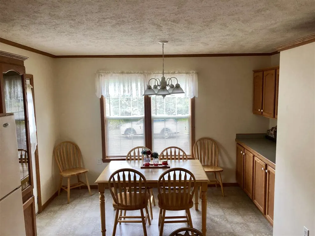 2 Fox Hill Circle Tilton NH 03276