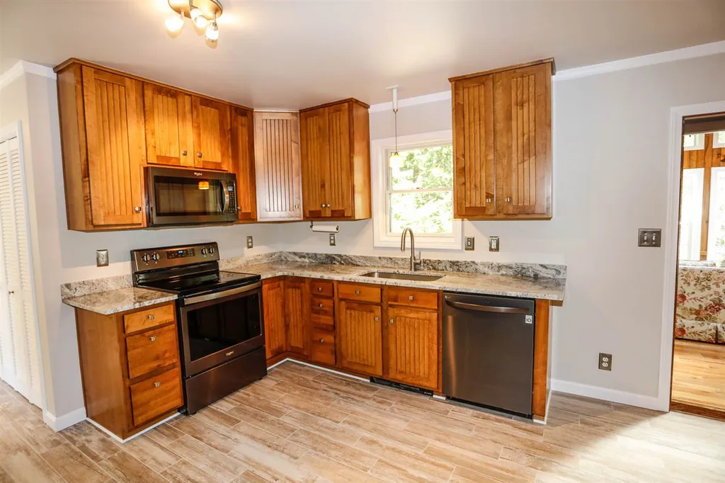 13 Dolloff Dam Road Nottingham NH 03290