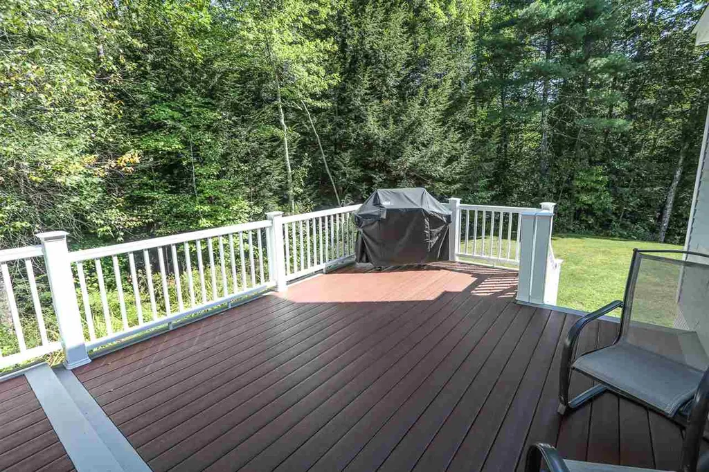 13 Dolloff Dam Road Nottingham NH 03290