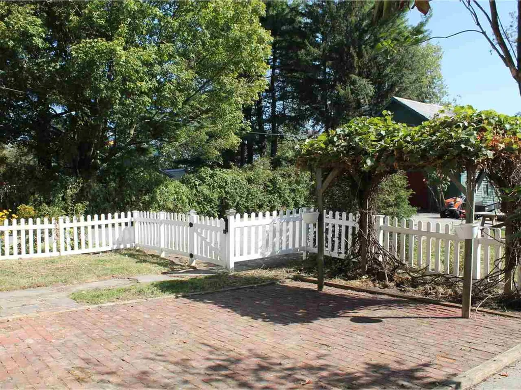 3238 Route 7 Ferrisburgh VT 05456