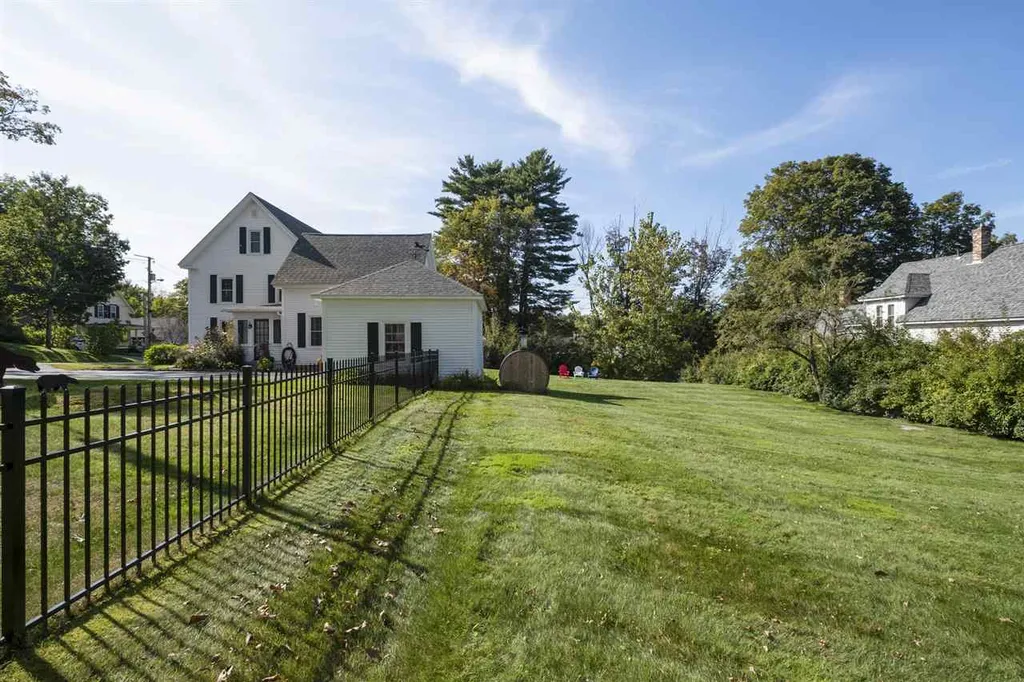 8 Lower Terrace Avenue Meredith NH 03253