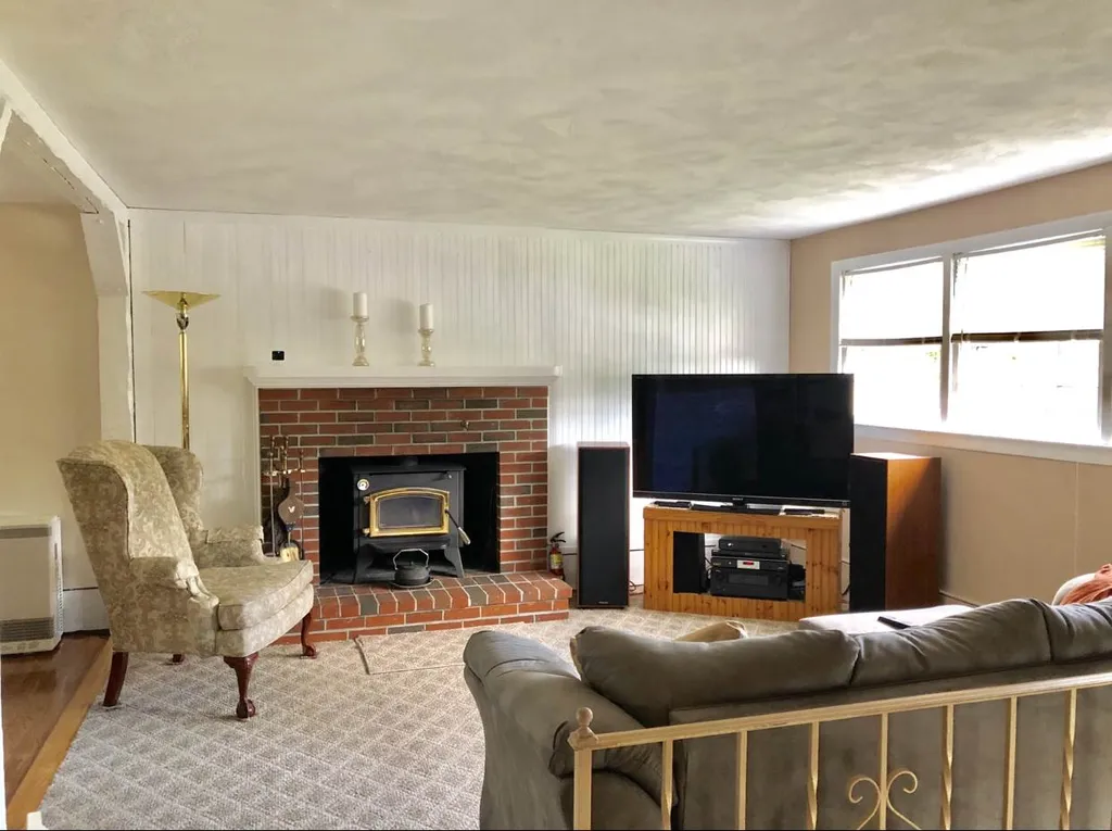 13 Koper Lane Pelham NH 03076