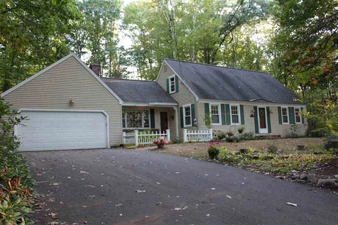 20 Stonehenge Road Bedford NH 03110