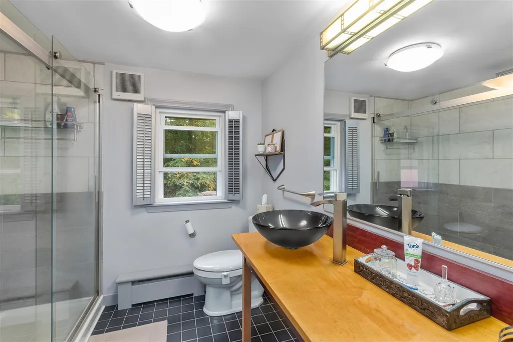 127 Old Mill Pond Road Henniker NH 03242