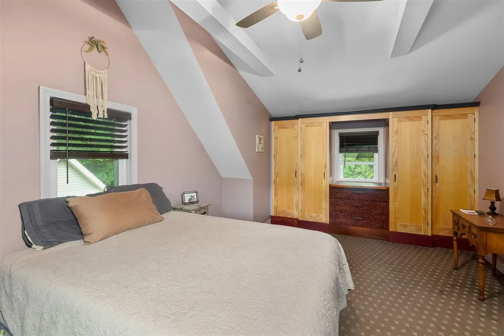 127 Old Mill Pond Road Henniker NH 03242