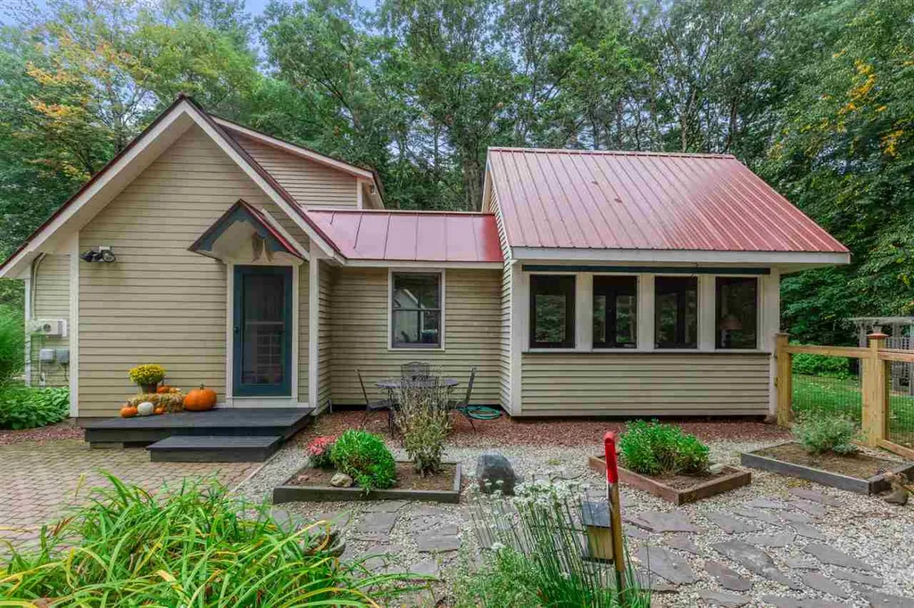 127 Old Mill Pond Road Henniker NH 03242