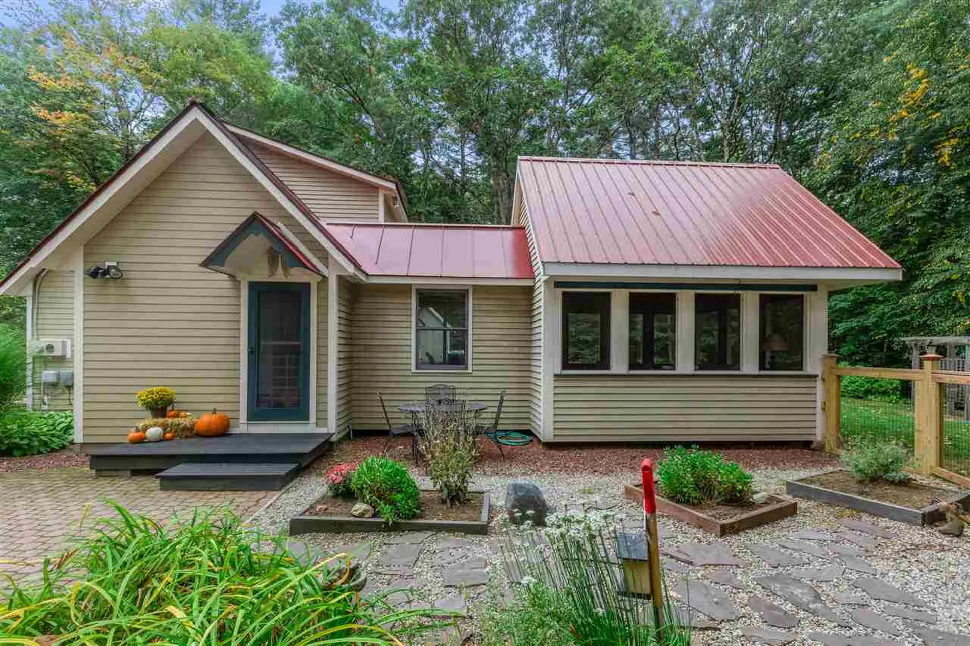 127 Old Mill Pond Road Henniker NH 03242