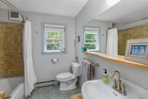 127 Old Mill Pond Road Henniker NH 03242