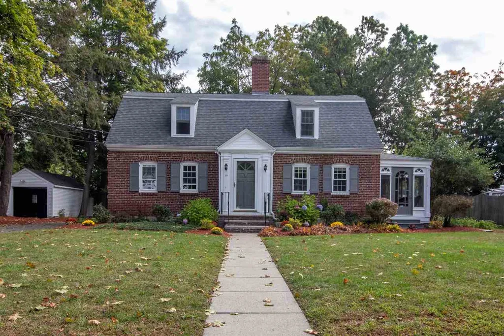 29 Chester Street Nashua NH 03064