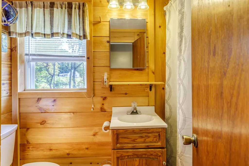 55 Beach Pond Road Wolfeboro NH 03894