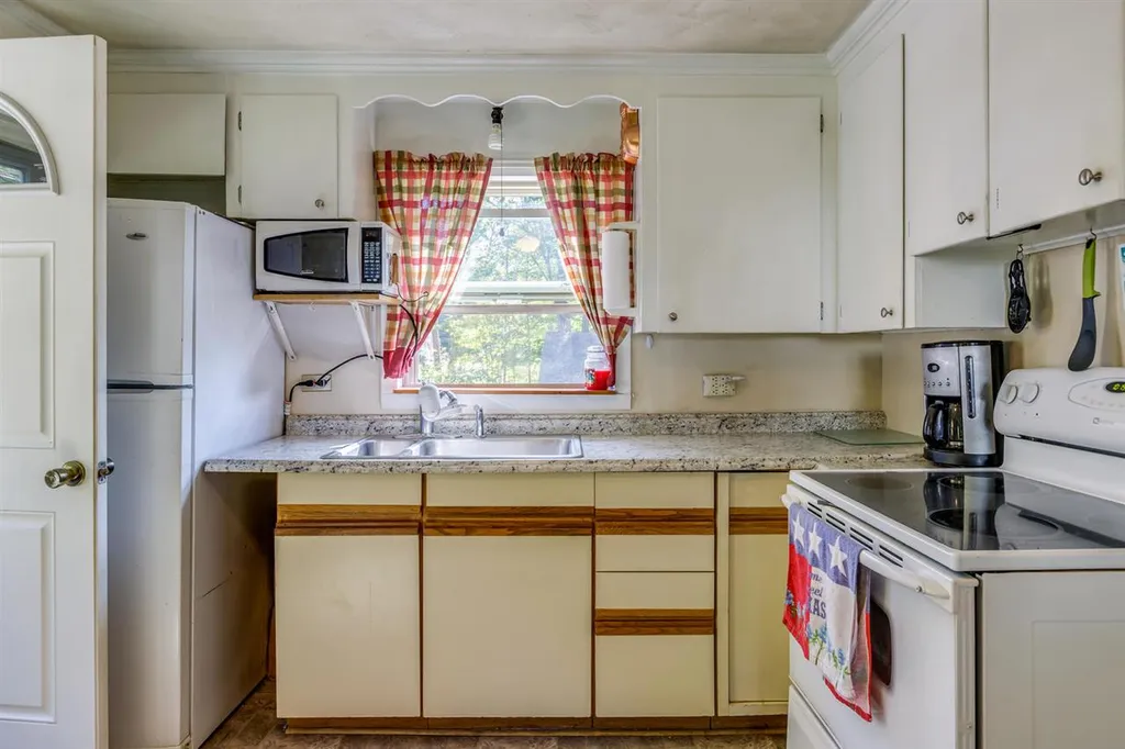 55 Beach Pond Road Wolfeboro NH 03894