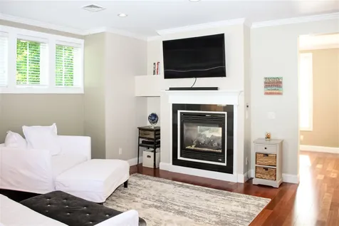 13 Olde Parish Way Portsmouth NH 03801