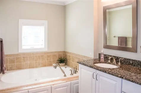 13 Olde Parish Way Portsmouth NH 03801