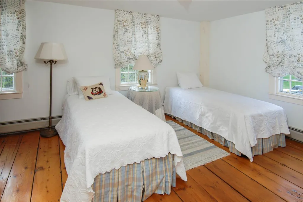60 Old Stagecoach Road Cornish NH 03745
