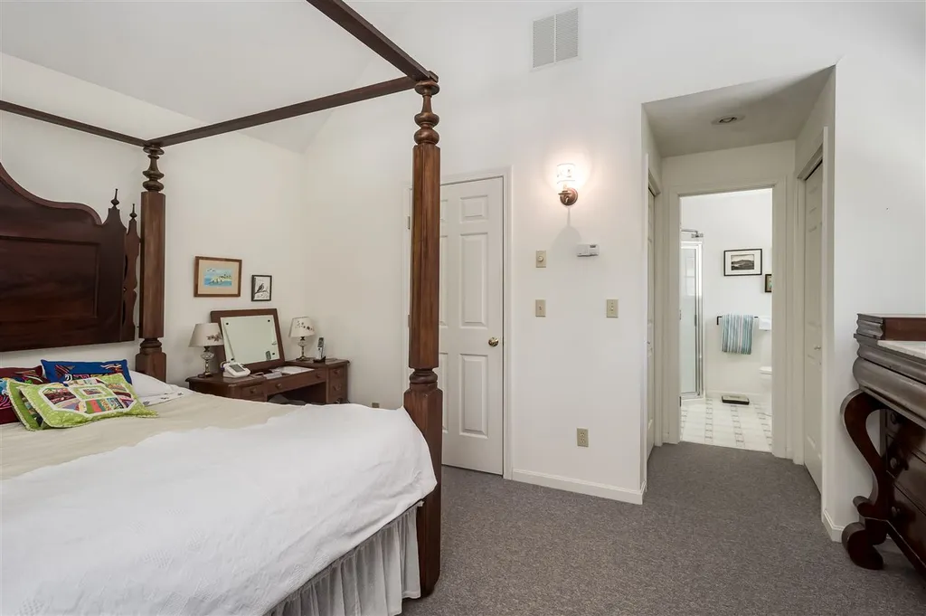 6 Fairchild Drive Durham NH 03824