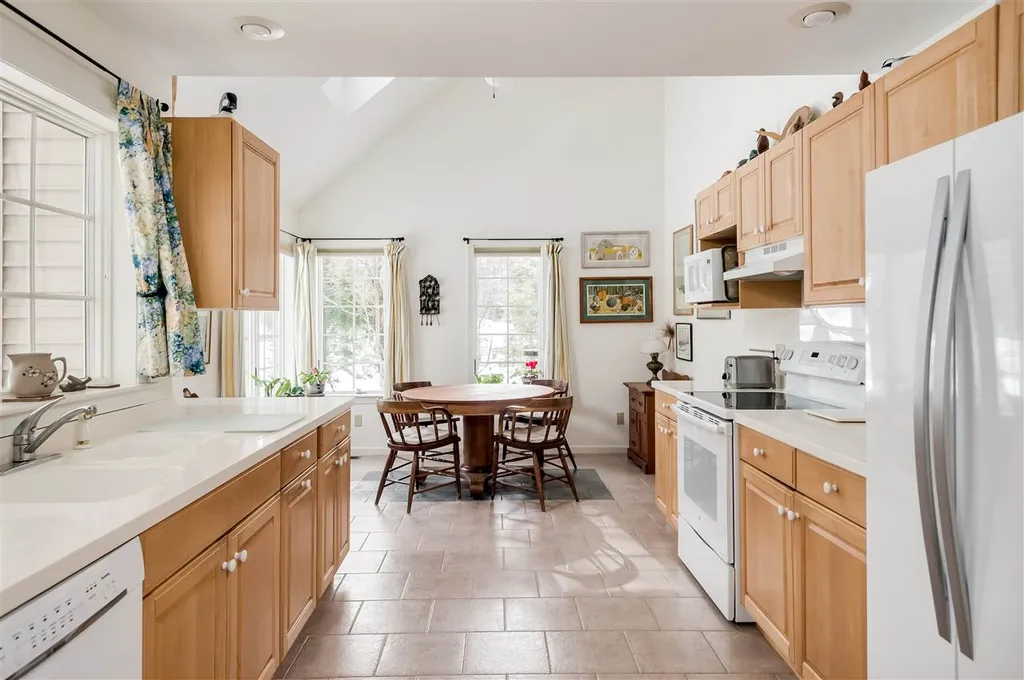 6 Fairchild Drive Durham NH 03824