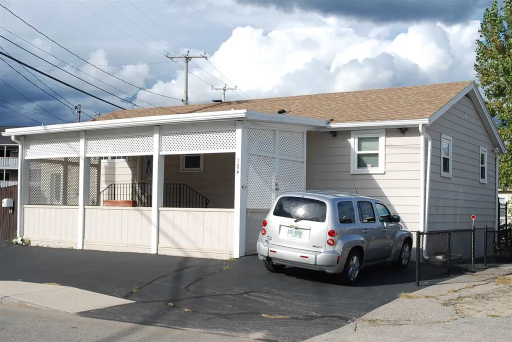 18 P Street Hampton NH 03842