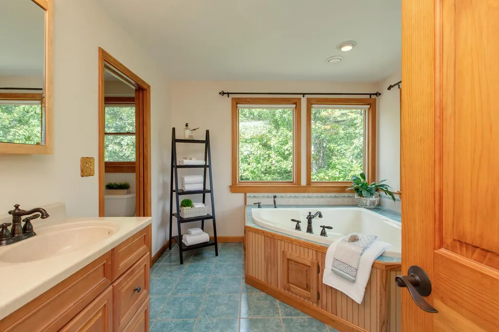 19 Kessler Way Barrington NH 03825