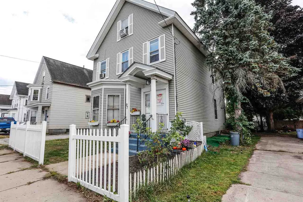 97 Ash Street Nashua NH 03060