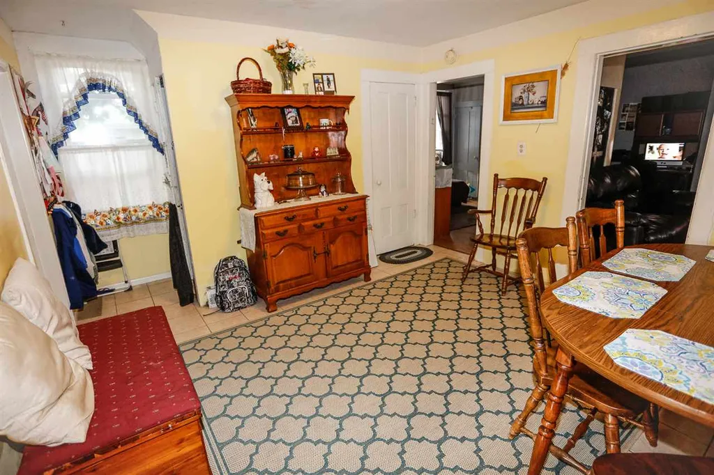 97 Ash Street Nashua NH 03060