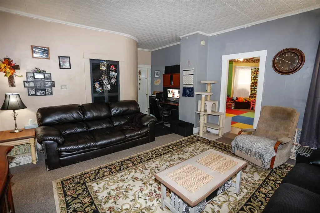 97 Ash Street Nashua NH 03060