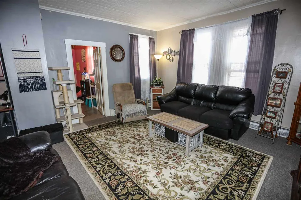 97 Ash Street Nashua NH 03060