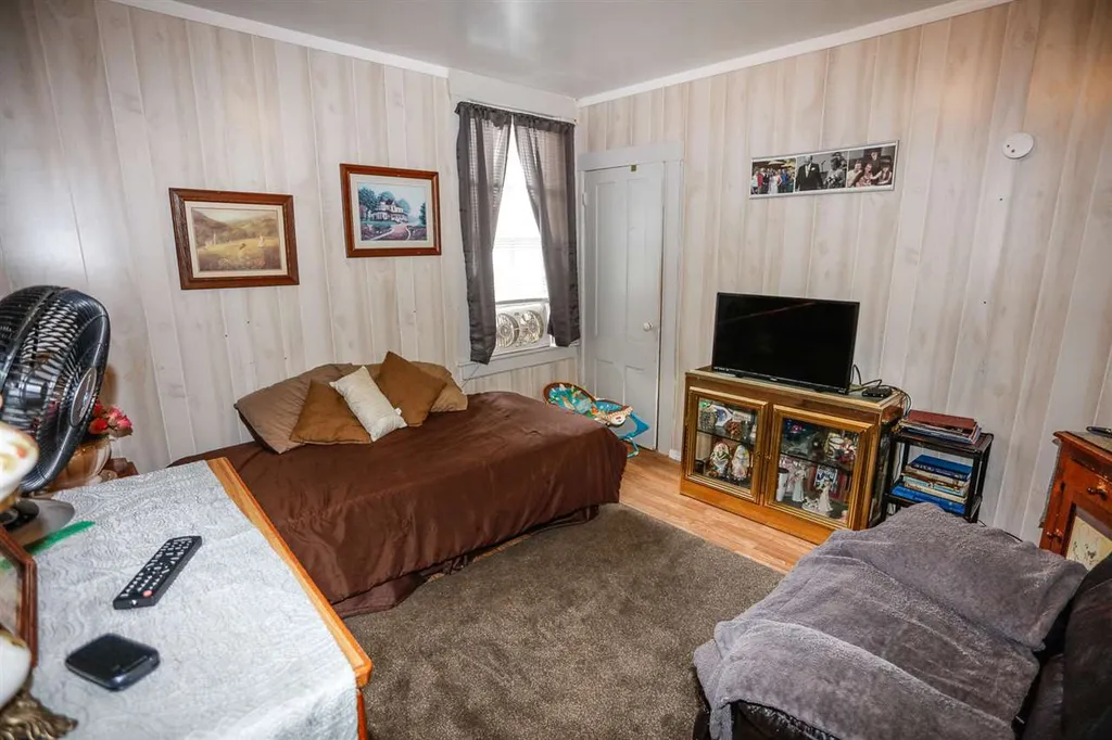 97 Ash Street Nashua NH 03060