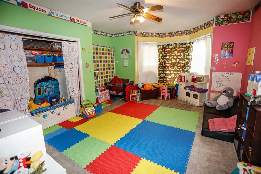 97 Ash Street Nashua NH 03060