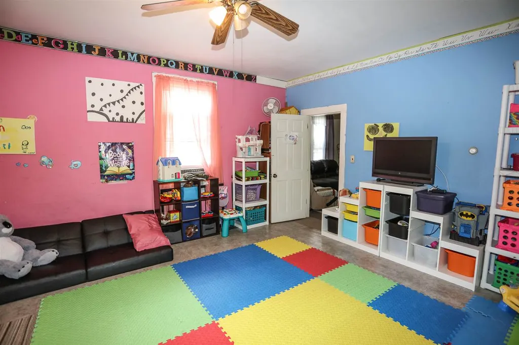 97 Ash Street Nashua NH 03060