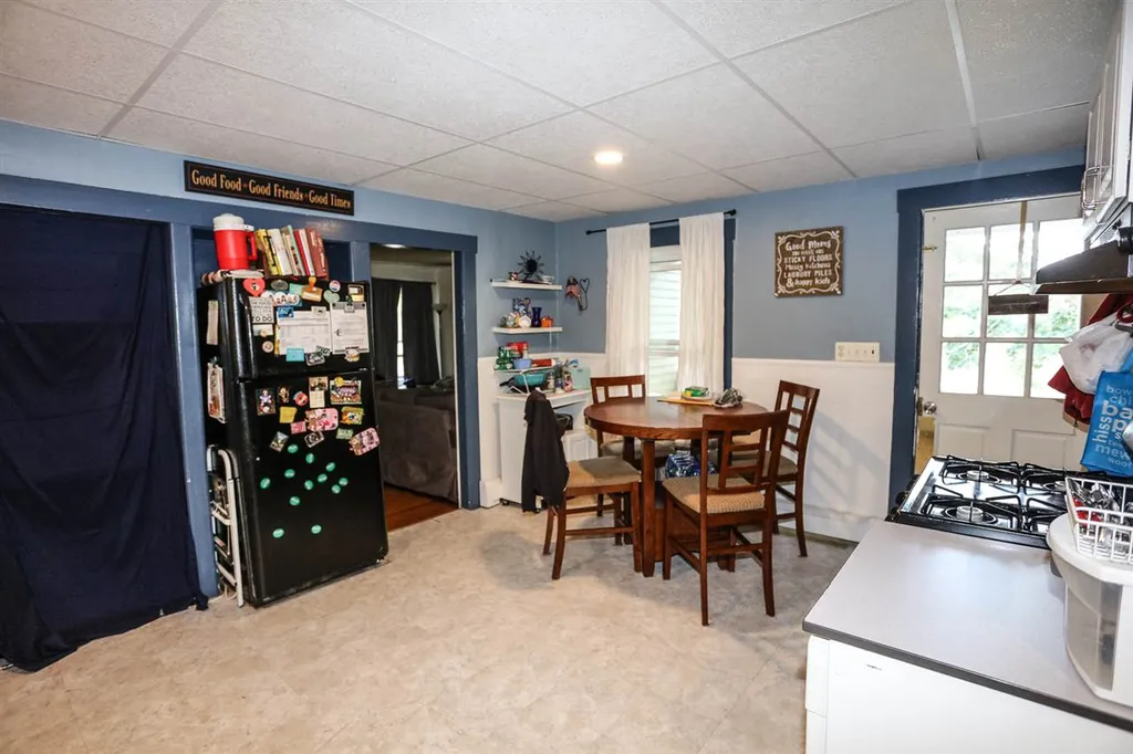 97 Ash Street Nashua NH 03060