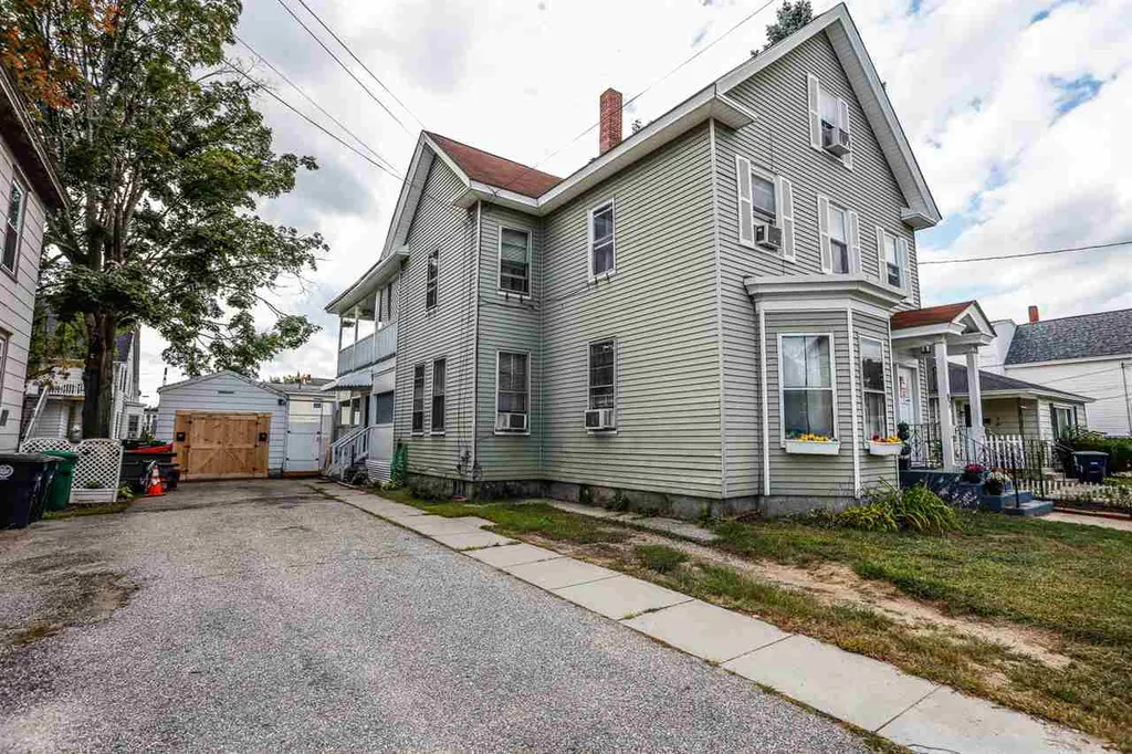 97 Ash Street Nashua NH 03060