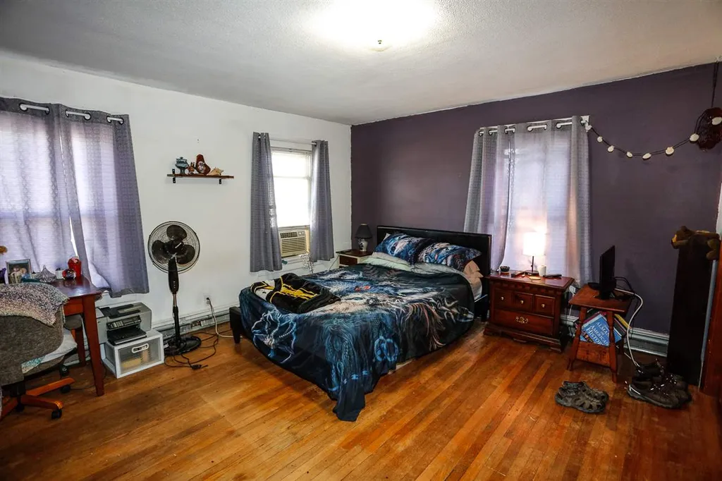 97 Ash Street Nashua NH 03060
