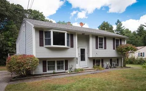 57 Pond Street Newton NH 03858