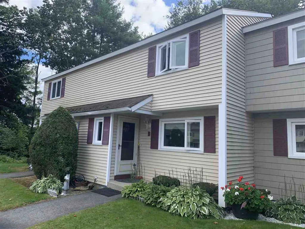 8b Cedarbrook Village Rochester NH 03867