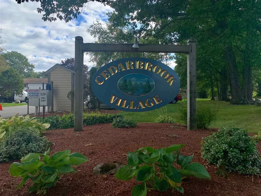 8b Cedarbrook Village Rochester NH 03867