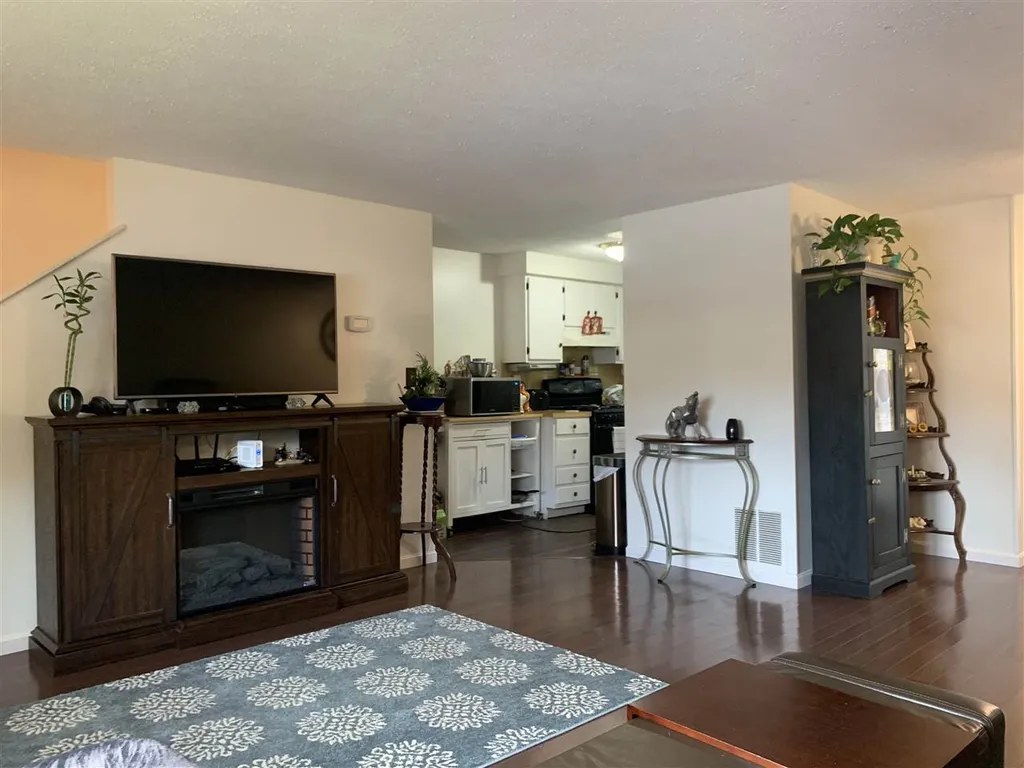 8b Cedarbrook Village Rochester NH 03867