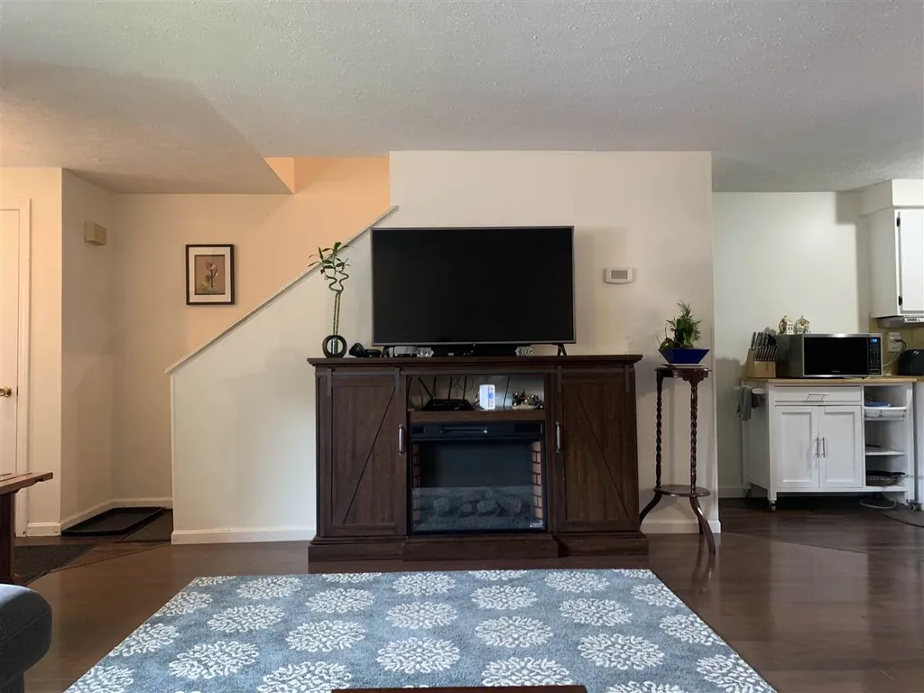 8b Cedarbrook Village Rochester NH 03867