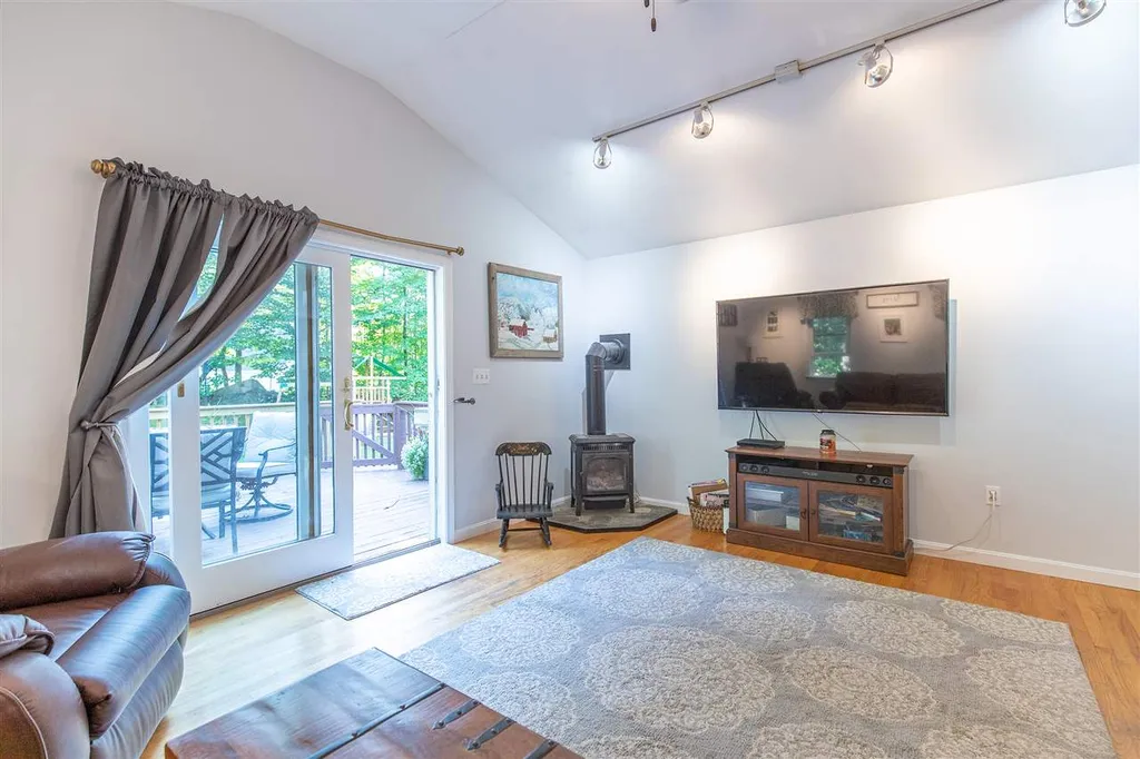 304 Hillside Drive Henniker NH 03242