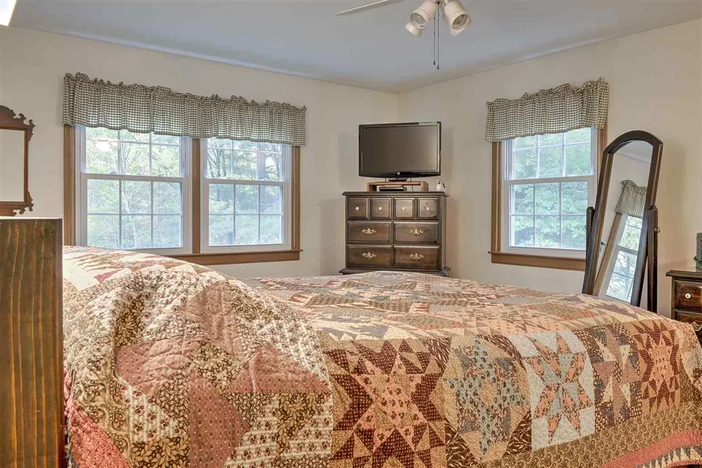 27 Partridgeberry Lane Swanzey NH 03446