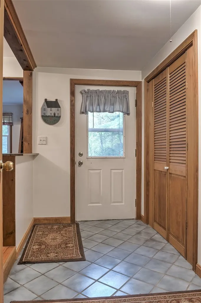 27 Partridgeberry Lane Swanzey NH 03446