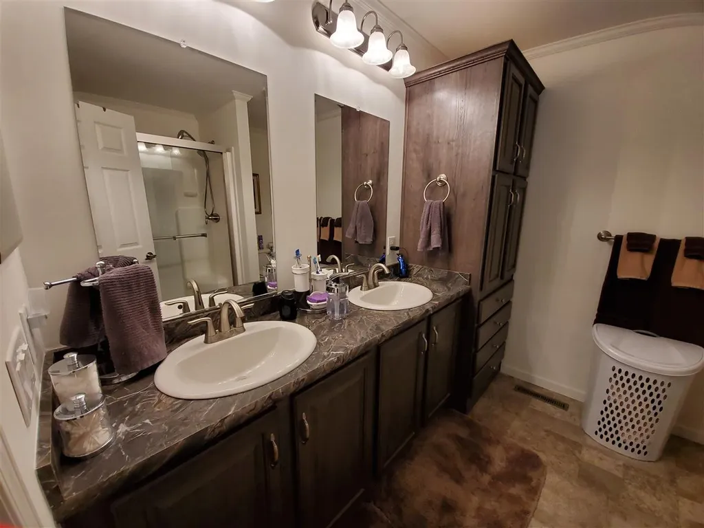 32 Alexandra Lane Rochester NH 03867
