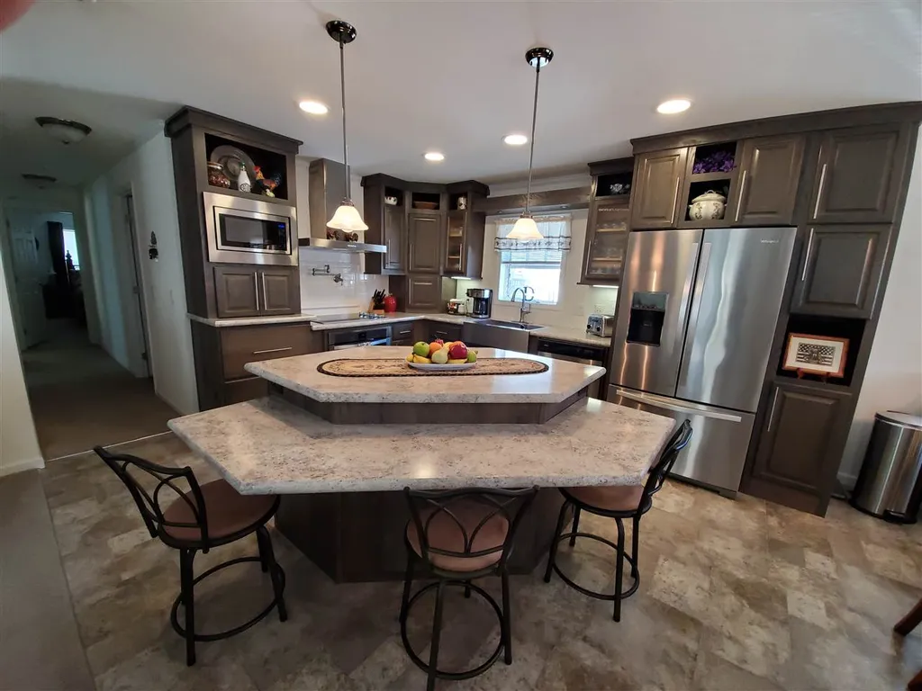 32 Alexandra Lane Rochester NH 03867