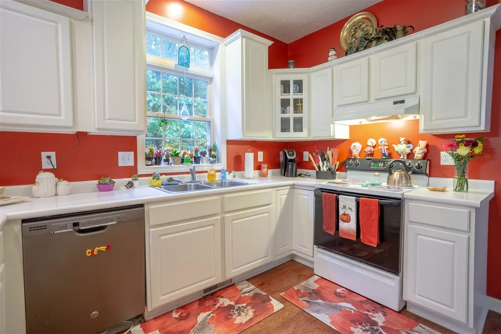 3 Quaker Drive Derry NH 03038