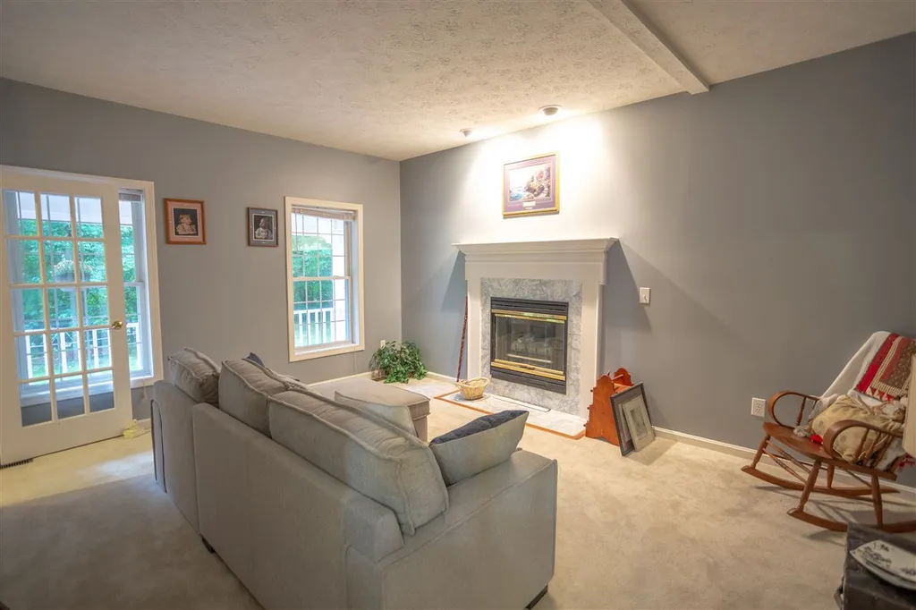 3 Quaker Drive Derry NH 03038