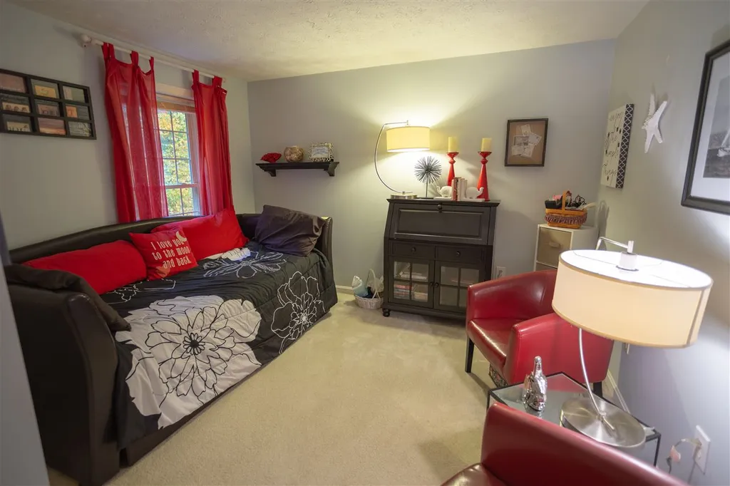 3 Quaker Drive Derry NH 03038