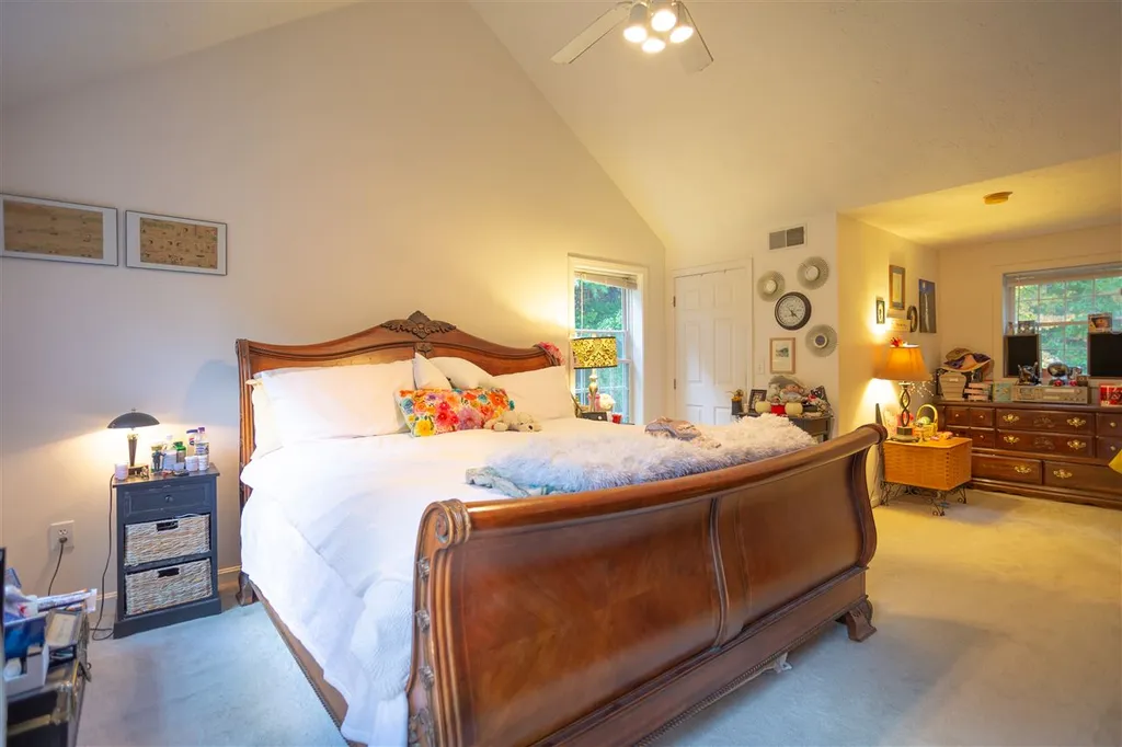 3 Quaker Drive Derry NH 03038