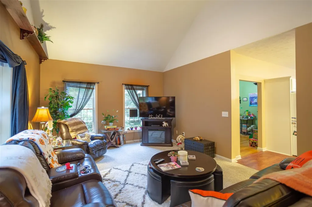 3 Quaker Drive Derry NH 03038