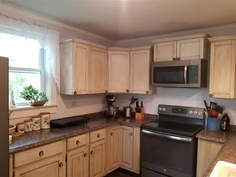 95 Windsor Road Claremont NH 03743