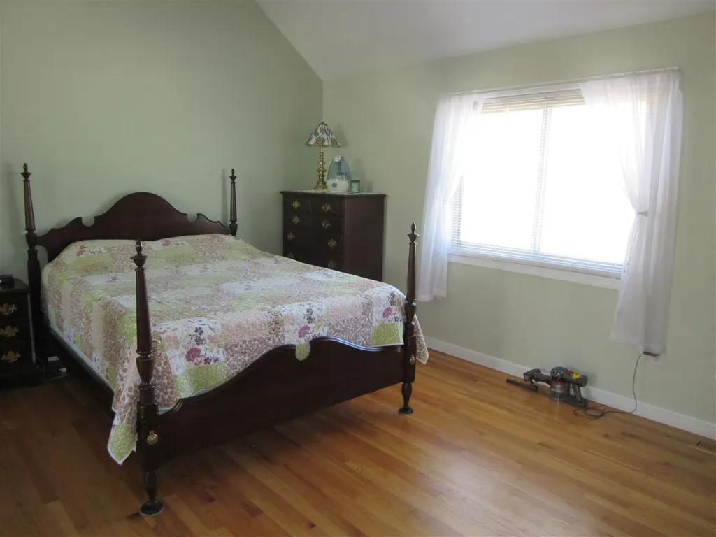 16 E Meadow Way Manchester NH 03109